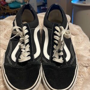 Vans!! Size 8 men, 9.5 women’s Old Skool sneakers